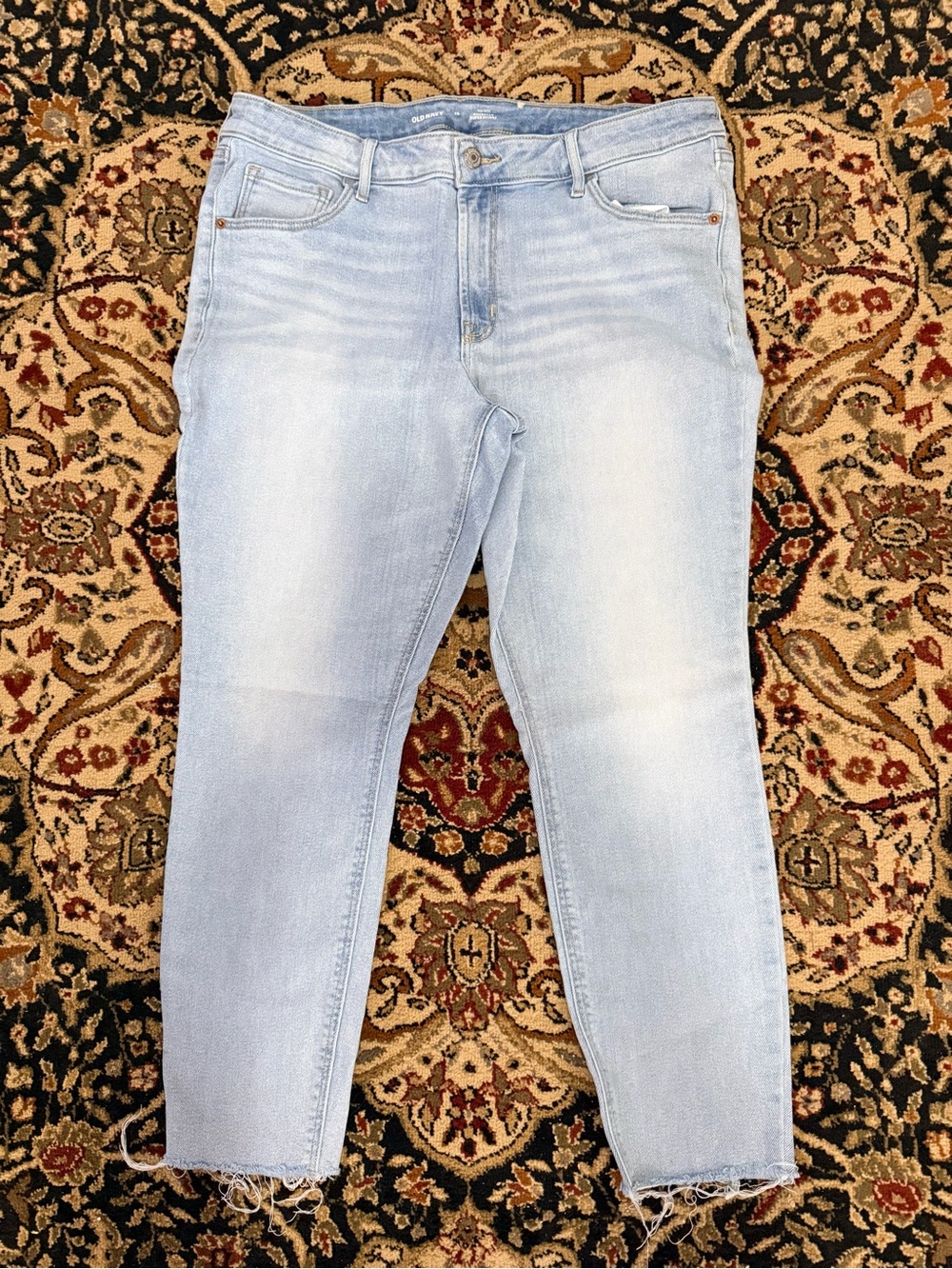 size 16 women’s Old Navy mid-rise Rockstar Super skinny light wash Jeans